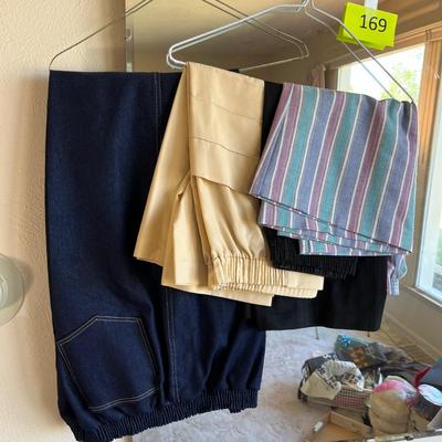 Lot of 4 slacks