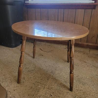 Kidâ€™s Wood Table and Chairs (G-CE)