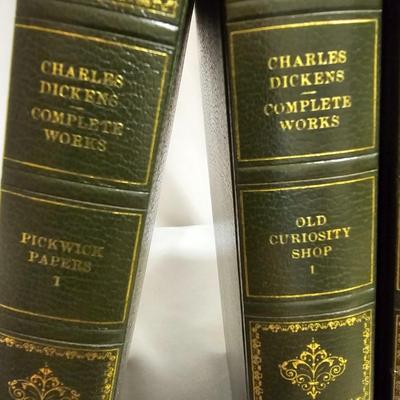 Complete Works of Charles Dickens  (UB1-JS)