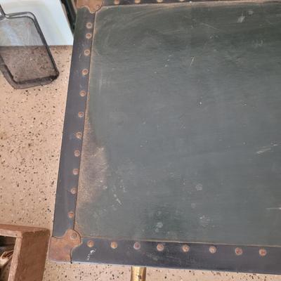 Vintage Steamer Trunk (G-CE)