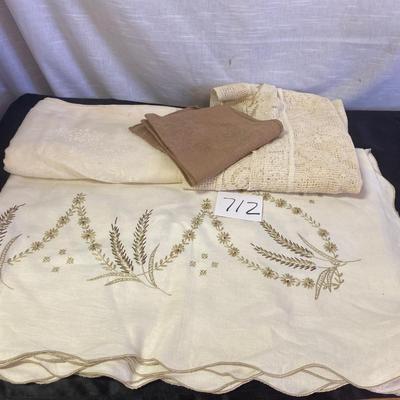 Vintage Tablecloth and Napkins
