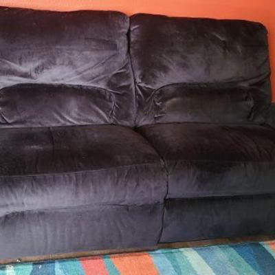 Black Recliner Love Seat feels and works as good as it looks