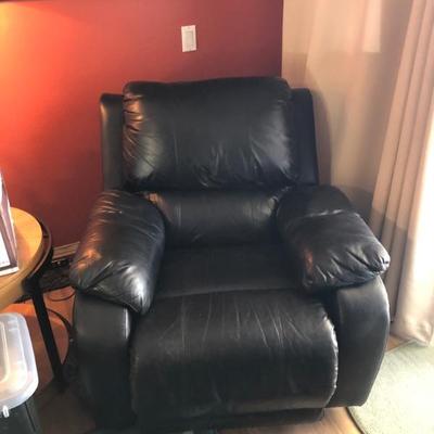 Black Leather
Recliner 