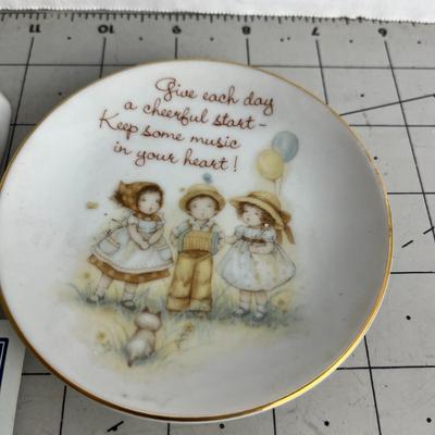 Praying Woman and Inspirational Mini Wall Plate