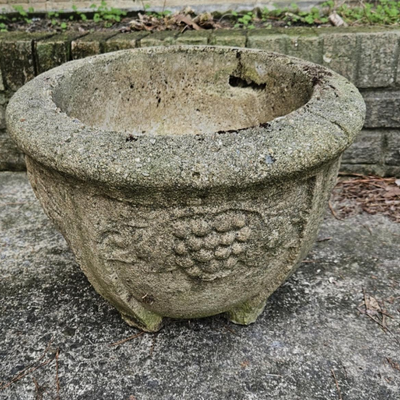 YARD STONE DECOR