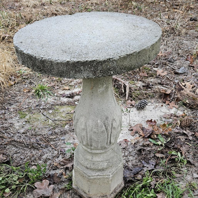 YARD STONE DECOR