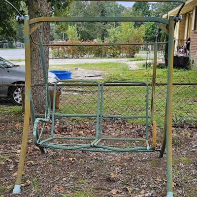 SWING FRAME