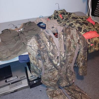 Hunting & fishing vests