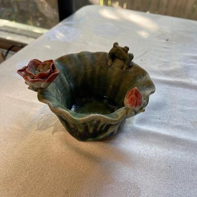 Frog planter pot
