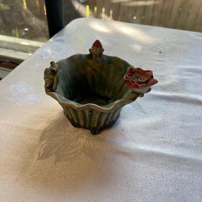 Frog planter pot