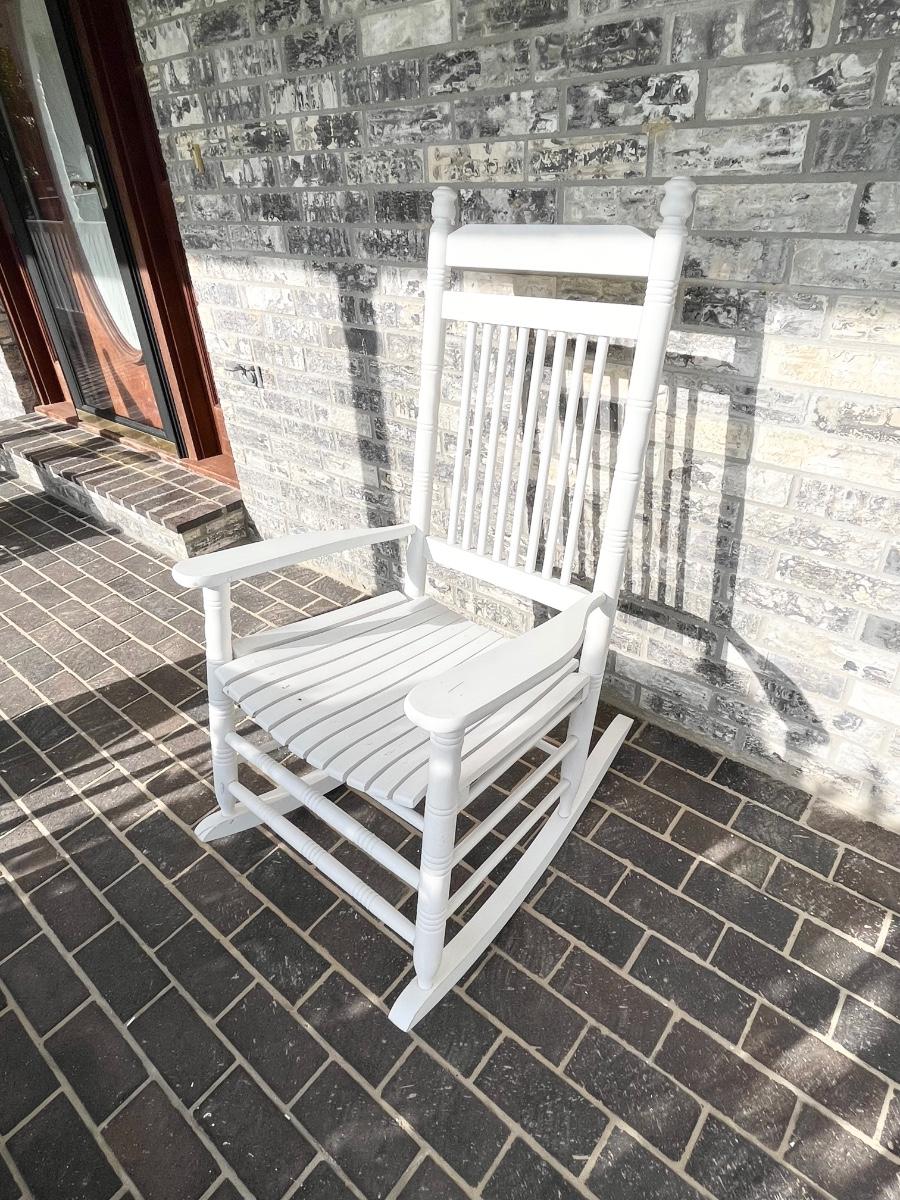 THE CRACKER BARREL ROCKER Pair (2) White Wood Rocking Chairs