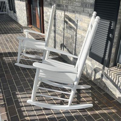 THE CRACKER BARREL ROCKER ~ Pair (2) White Wood Rocking Chairs