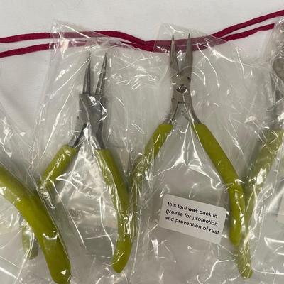 Craft Jewelry Supplies: Glass Beads, Tools, Clasps, Chains (SS)