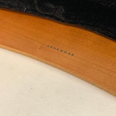 Laptop Cases, Levenger Lap Desk & Peeramid Bookrest (DR-HS)