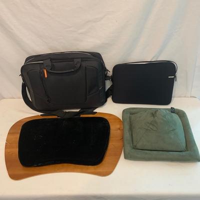 Laptop Cases, Levenger Lap Desk & Peeramid Bookrest (DR-HS)