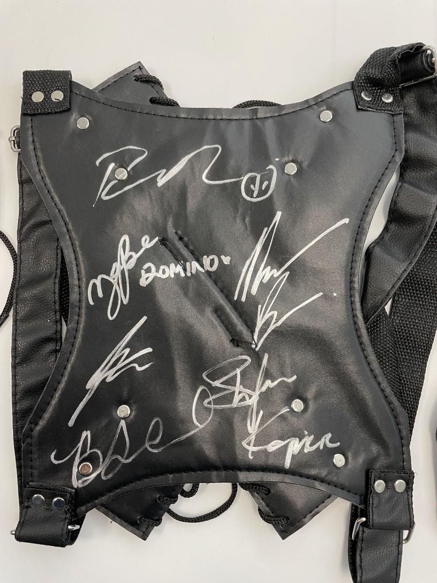 Deadpool 2 cast signed vest estatesales