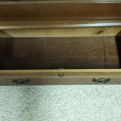 Locking Gun Display Cabinet