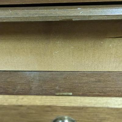 Locking Gun Display Cabinet