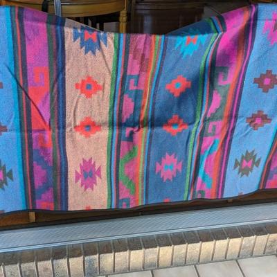 New In Box Pendleton Beaver State "Taos Robe" Throw