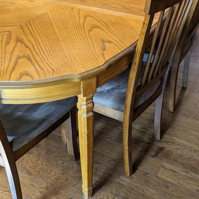 Dining For 6 w/ Extra Leaves and Table Pads