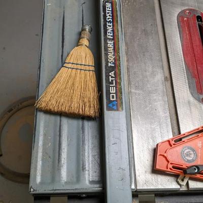 Delta 10" Table Saw