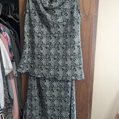 Contents of Bedroom 2 Closet