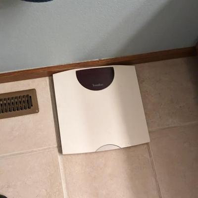 Contents of Bathroom 1
