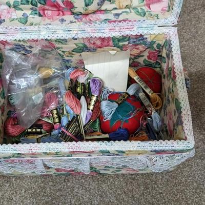 Sears Kenmore Sewing Machine in Table w/ Extras