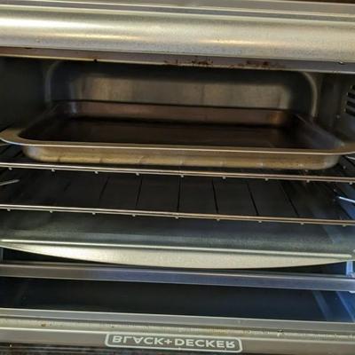 Small Kitchen Appliance Assortment