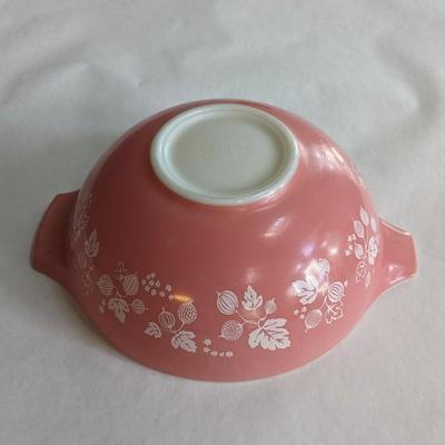 Pyrex Pink Gooseberry 444 Cinderella Mixing Bowl