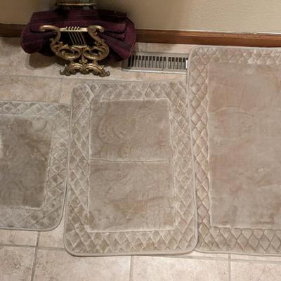 Contents Of Main Bedroom Bathroom and Vanity Area