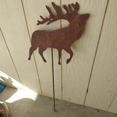 METAL YARD ART