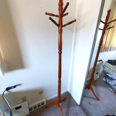 WOODEN COAT RACK AND PRESTON & YORK LADIES LEATHER JACKET