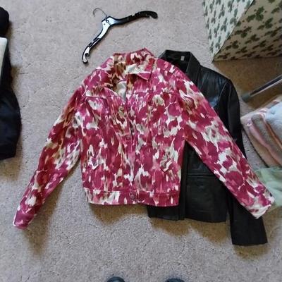 WOODEN COAT RACK AND PRESTON & YORK LADIES LEATHER JACKET