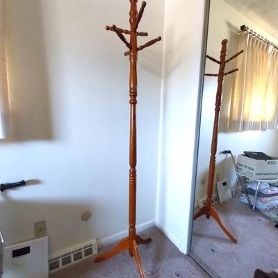 WOODEN COAT RACK AND PRESTON & YORK LADIES LEATHER JACKET