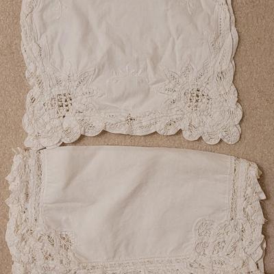 11: White Table Runners