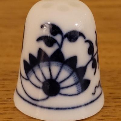 20: Handpainted China Thimbles and Printed Collector's Santa Thimble