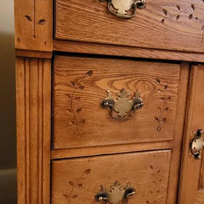 22: Antique Wash Stand with Flowers