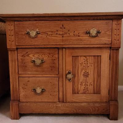 22: Antique Wash Stand with Flowers