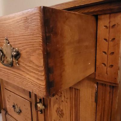 22: Antique Wash Stand with Flowers