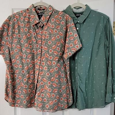 40: (2) Land's End Button Down Short Sleeve Shirts
