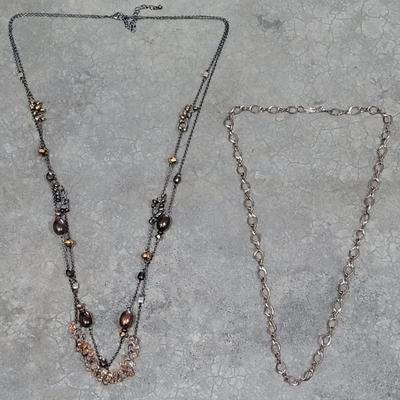 60: (2) Fashion Necklaces