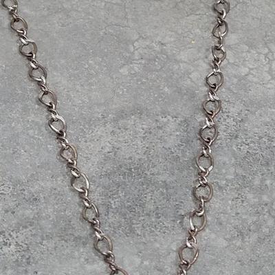 60: (2) Fashion Necklaces