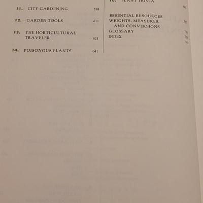 72: Gardener's Desk Reference Book
