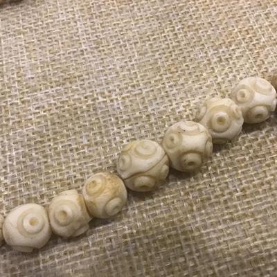 Vintage Carved Celluloid Necklace Cream Color   Bead Strand