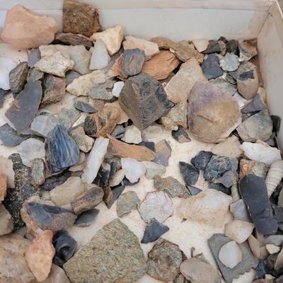 Collection of Arrowheads, Rocks and Minerals (G-CE)