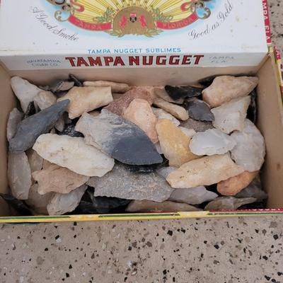 Collection of Arrowheads, Rocks and Minerals (G-CE)