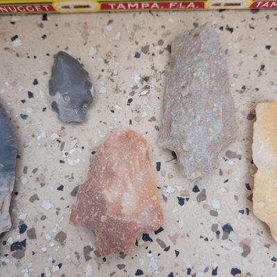 Collection of Arrowheads, Rocks and Minerals (G-CE)