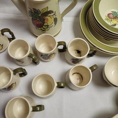 Poppytrail by Metlox "Provincial Fruit" Dishware (BLR-CE)