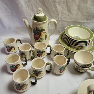 Poppytrail by Metlox "Provincial Fruit" Dishware (BLR-CE)